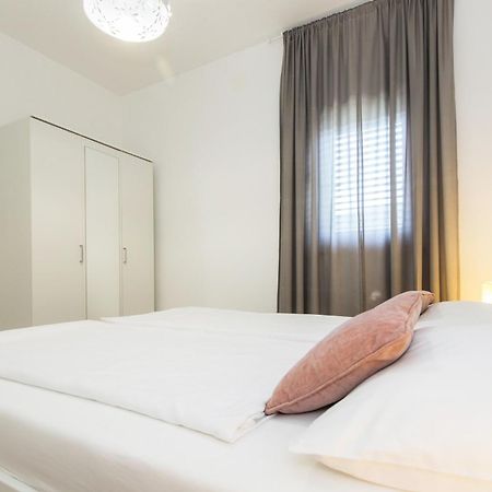 Istria Sea Side Apartment 210 & 209 Labin  Bagian luar foto
