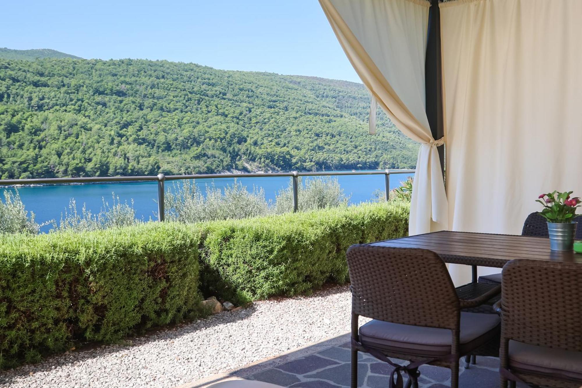 Istria Sea Side Apartment 210 & 209 Labin  Bagian luar foto
